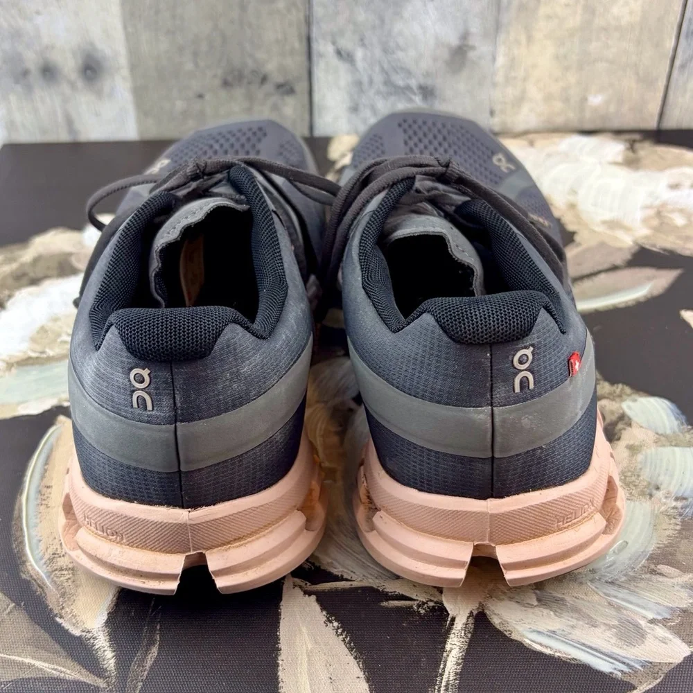 On Running On Cloud Cloudflow Active Running Sneakers in Rock Grey Rose Size 9.